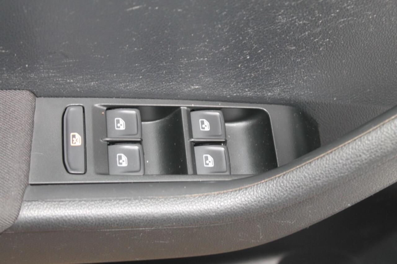 Skoda FABIA 1.0 TSI BUSINESS EDITION CLIMA CRUISE NAVI PDC TREKHAAK