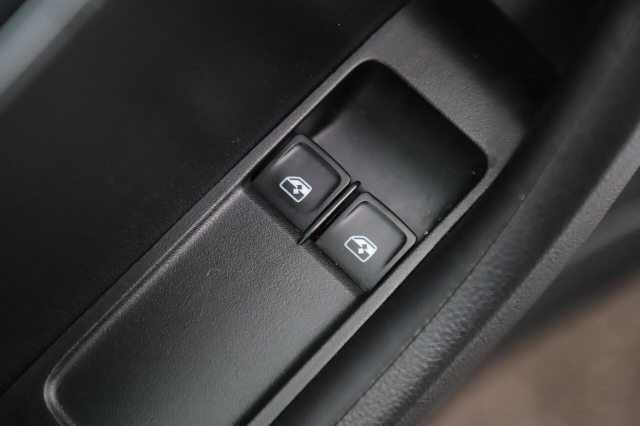 Skoda FABIA Combi 1.0 TSI Business Edition 95PK 16 inch LMV Navigatie Carplay LED Cruise Control