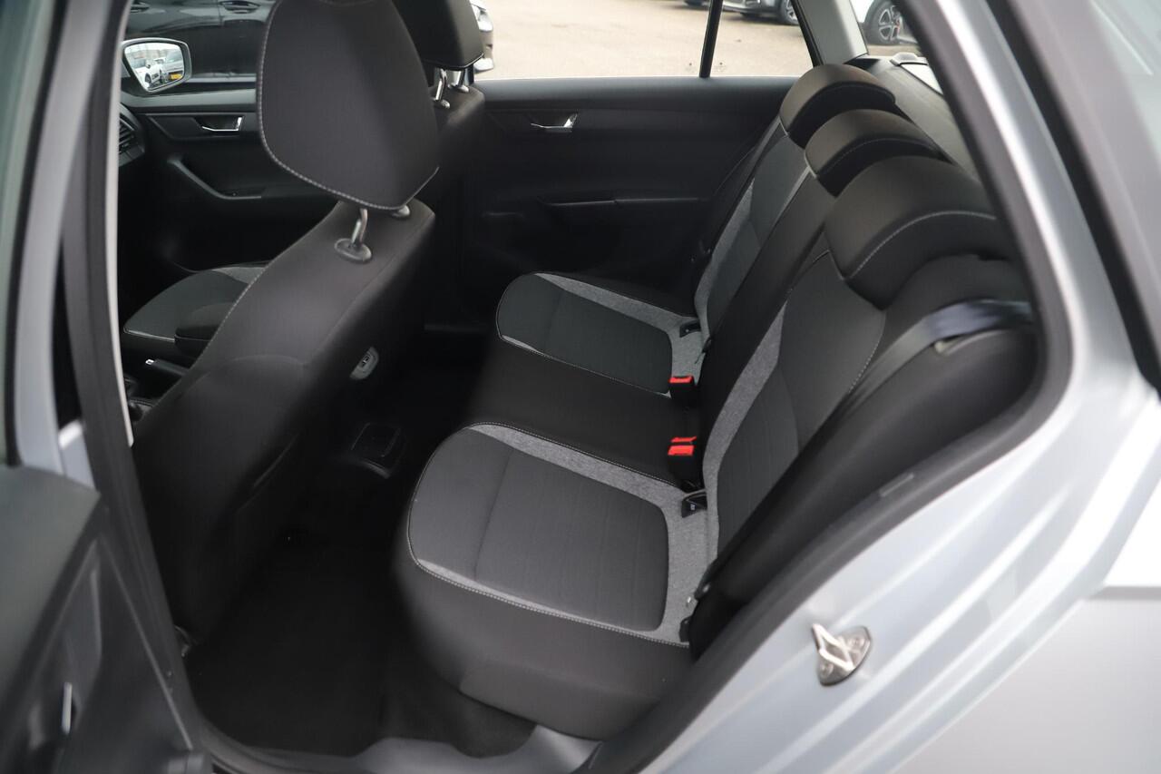 Skoda FABIA Combi 1.0 TSI Business Edition 95PK 16 inch LMV Navigatie Carplay LED Cruise Control