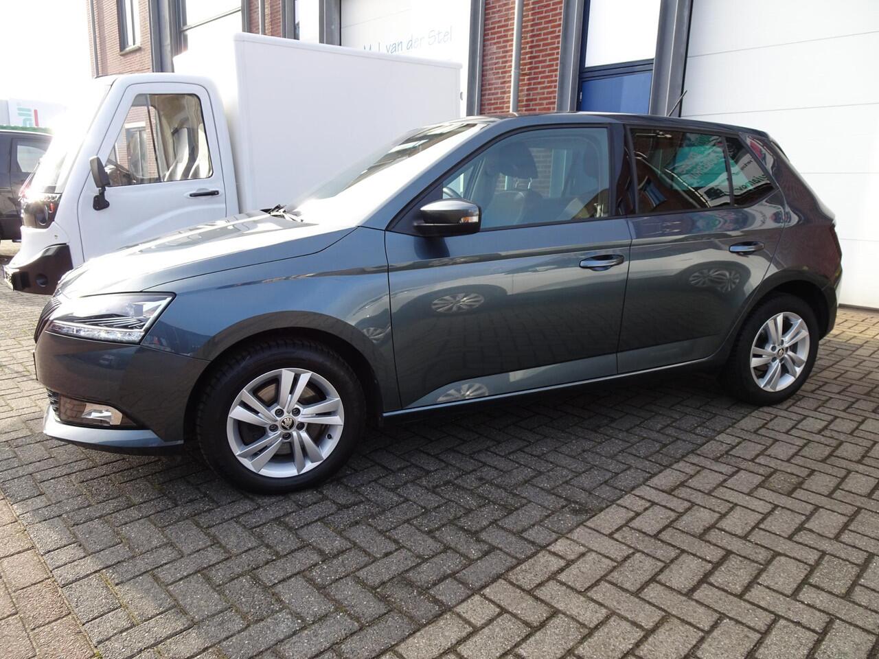 Skoda FABIA 1.0 TSI Style Cruise control | Apple CarPlay | Keyless start/ parkeer sensoren