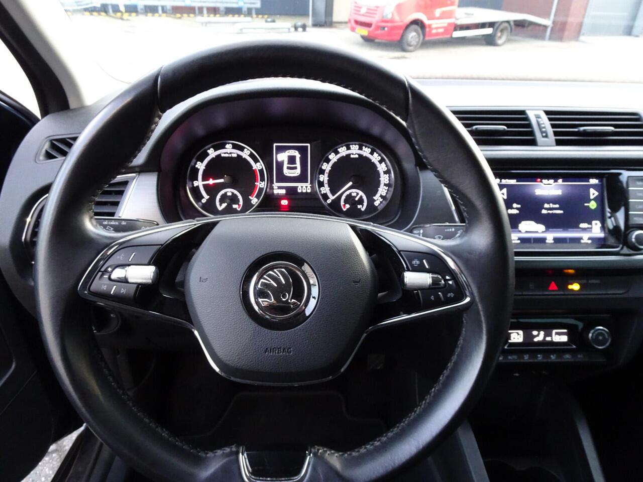 Skoda FABIA 1.0 TSI Style Cruise control | Apple CarPlay | Keyless start/ parkeer sensoren