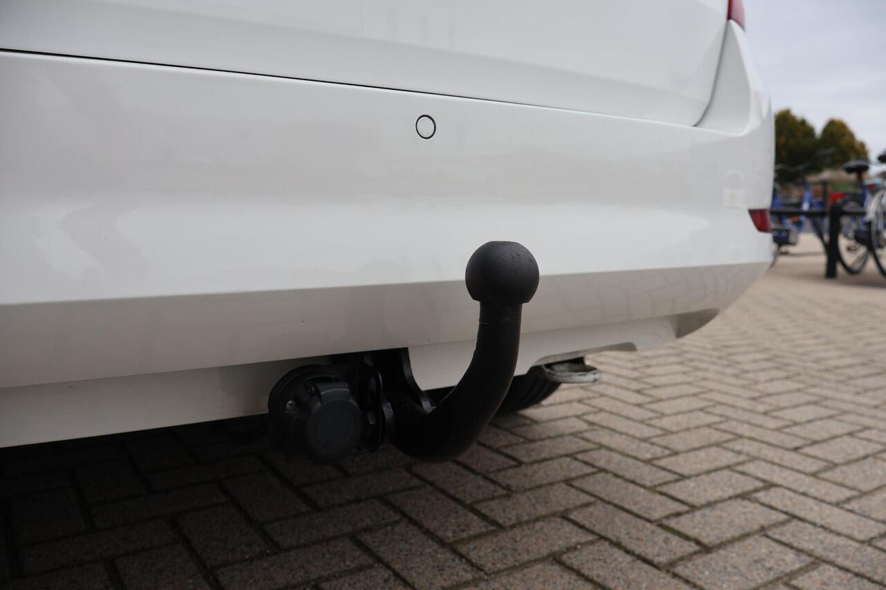 Skoda FABIA Combi 1.0 TSI Ambition 1e Eigenaar | Dealer Onderh | NL-Auto | BTW | Trekhaak | Carplay | Navi via App | Full Led | Bots Systeem | Cruise | PDC | DAB