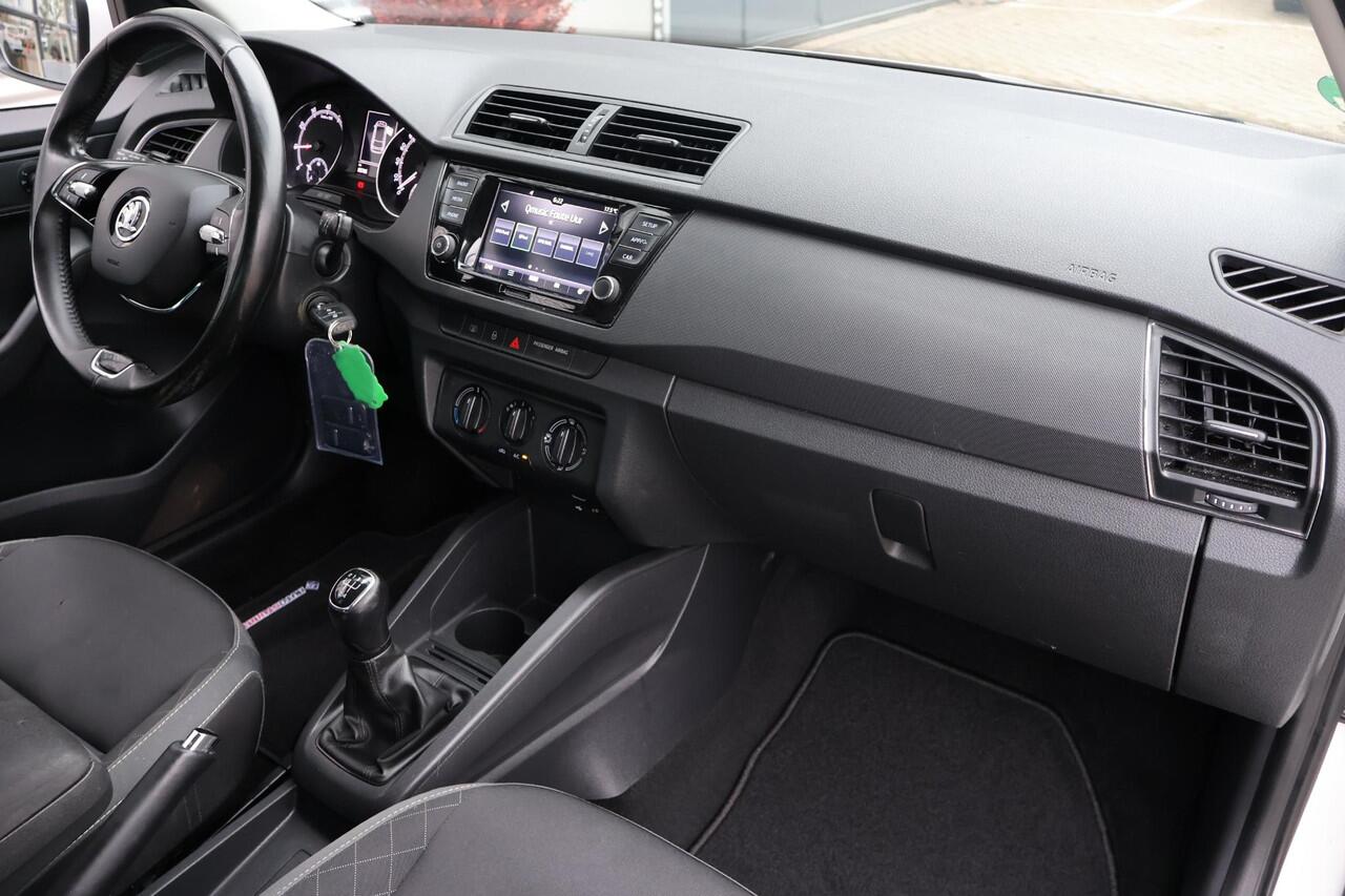 Skoda FABIA Combi 1.0 TSI Ambition 1e Eigenaar | Dealer Onderh | NL-Auto | BTW | Trekhaak | Carplay | Navi via App | Full Led | Bots Systeem | Cruise | PDC | DAB