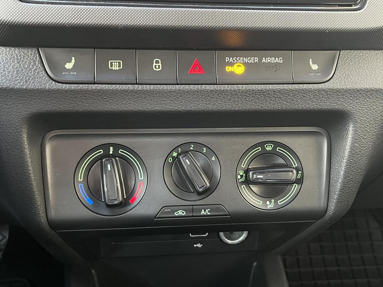 Skoda FABIA 1.0 TSI Ambition | Stoelverwarming | Parkeersensoren | Airco | DAB+ |