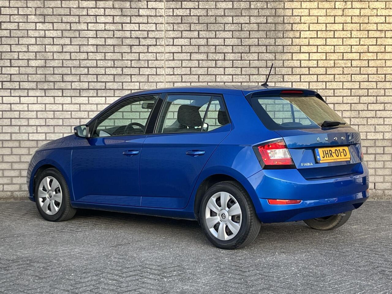 Skoda FABIA 1.0 TSI Ambition | Stoelverwarming | Parkeersensoren | Airco | DAB+ |