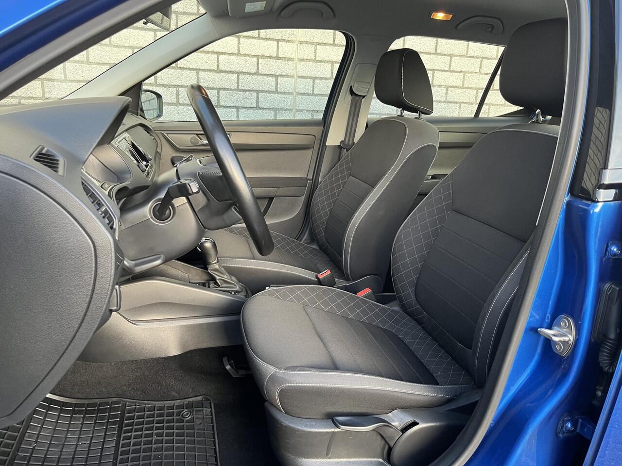 Skoda FABIA 1.0 TSI Ambition | Stoelverwarming | Parkeersensoren | Airco | DAB+ |