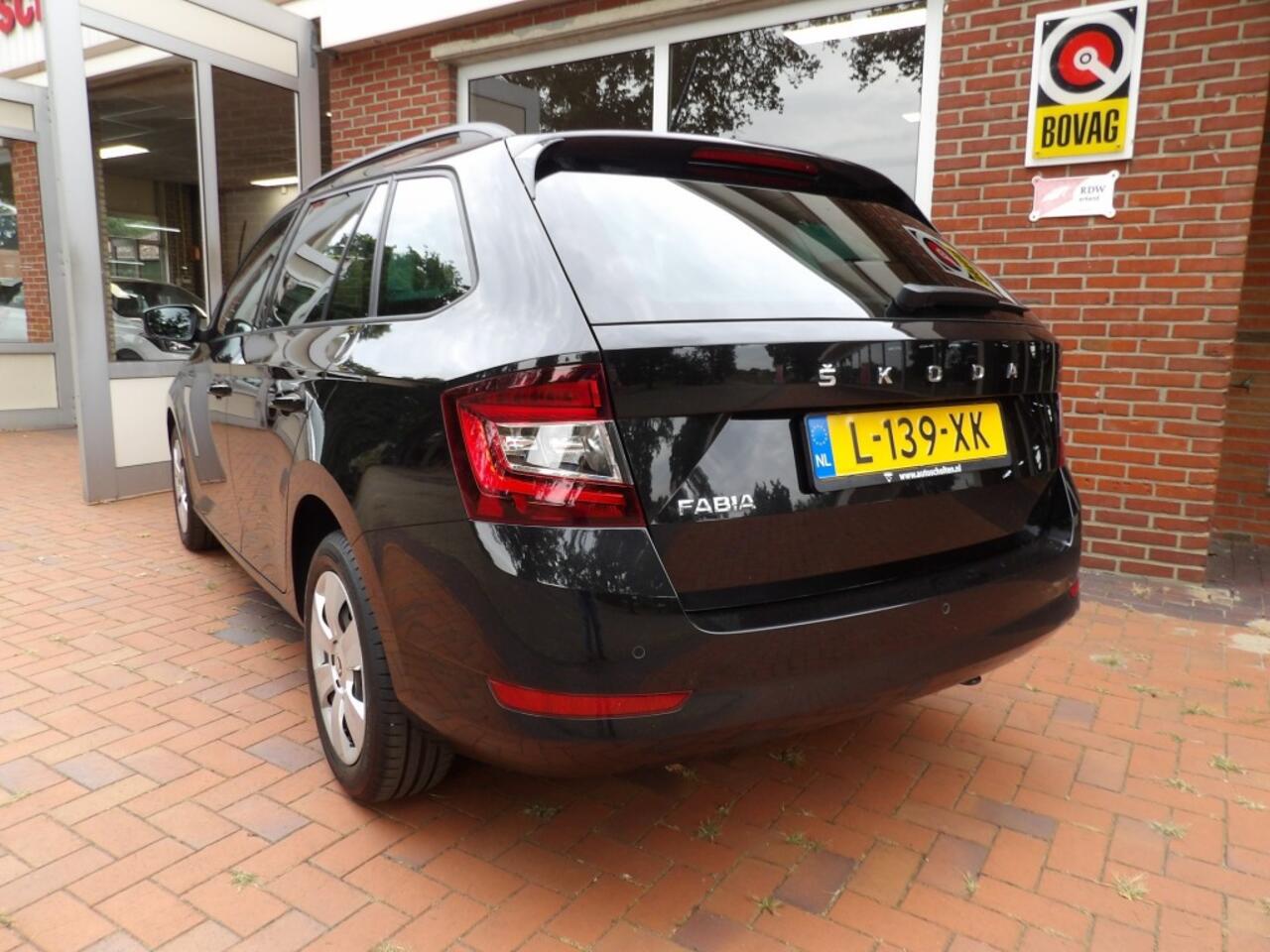 Skoda FABIA 1.0 TSI DSG7 Ambition station NAVI