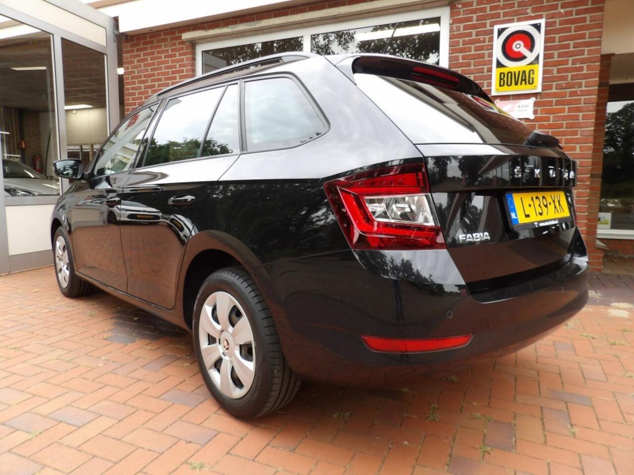 Skoda FABIA 1.0 TSI DSG7 Ambition station NAVI