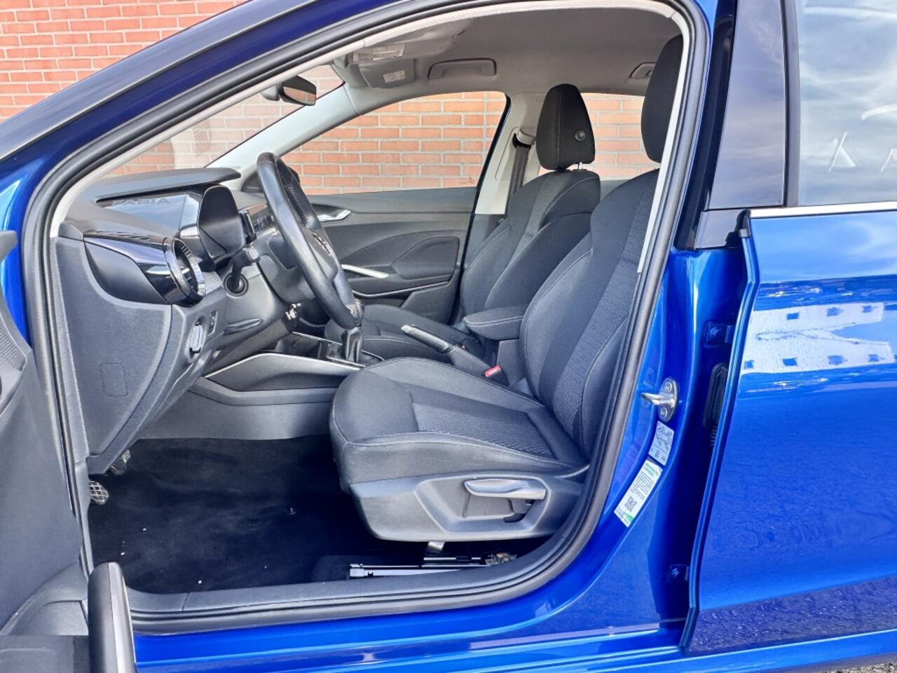 Skoda FABIA 1.0 TSI Style Bi-Tone: Stijlvol, Zuinig & Dealer onderhouden!