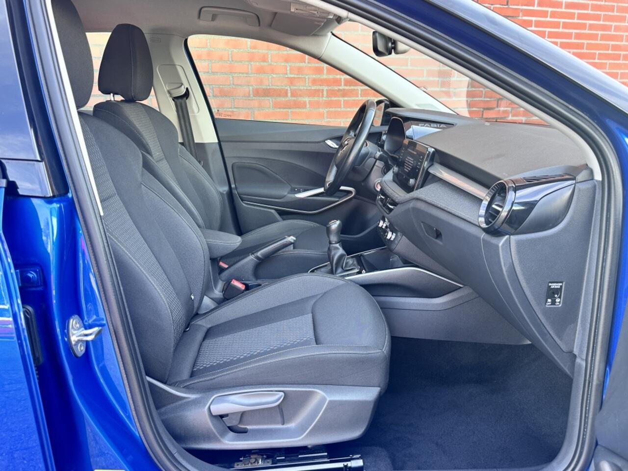 Skoda FABIA 1.0 TSI Style Bi-Tone: Stijlvol, Zuinig & Dealer onderhouden!