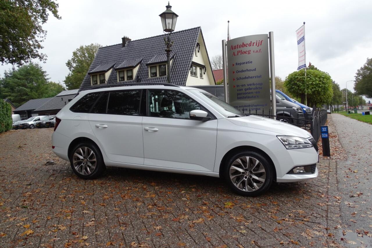 Skoda FABIA 1.0 TSI Bus. Edition Navigatie Trekhaak 1e eig