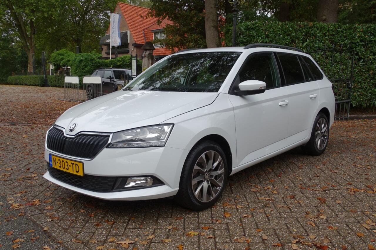 Skoda FABIA 1.0 TSI Bus. Edition Navigatie Trekhaak 1e eig