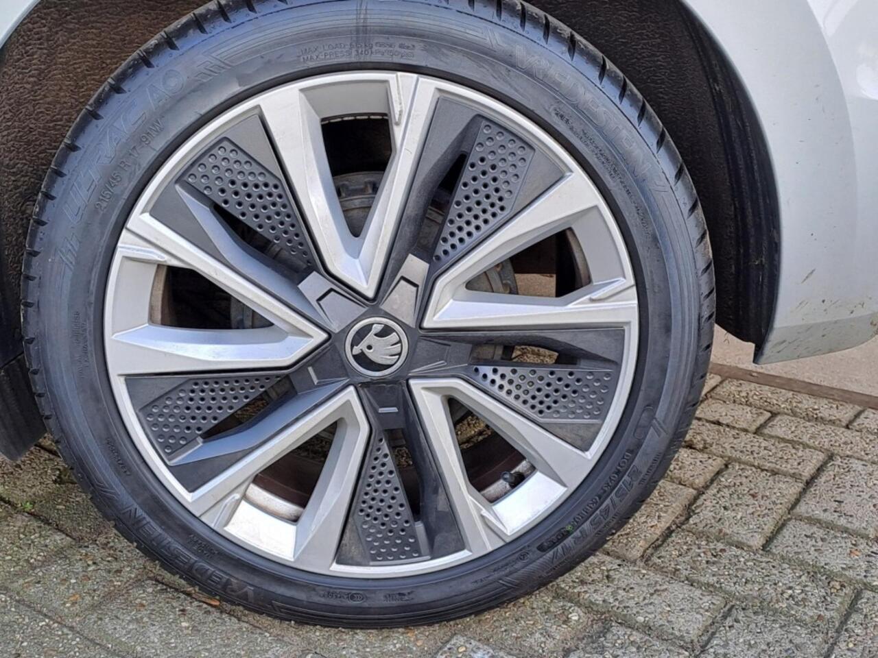 Skoda FABIA 1.0 TSI BNS EDITION Dsg automaat/Clima/Pdc achter/carplay/Virtual Cockpit