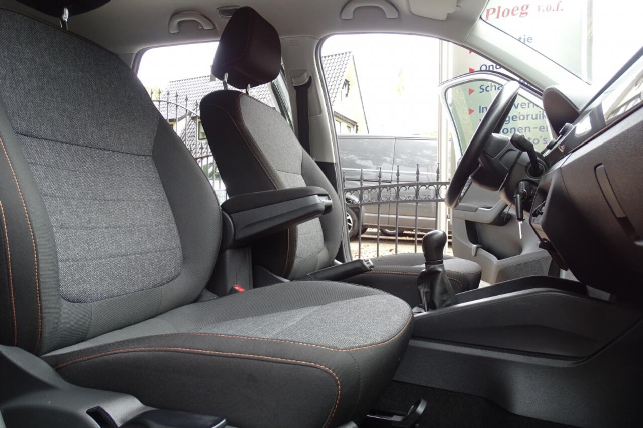 Skoda FABIA Combi 1.0 TSI Bus. Edition Navigatie Trekhaak 1e eig