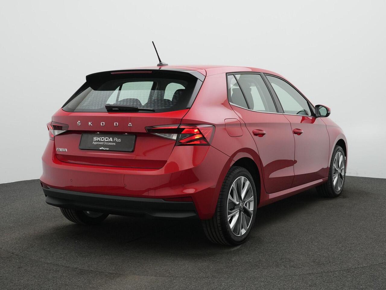 Skoda FABIA 1.0 TSI 110 pk Style | Adaptive Cruise | Navigatie | Parkeersensoren voor/achter | Keyless Entry | Carplay