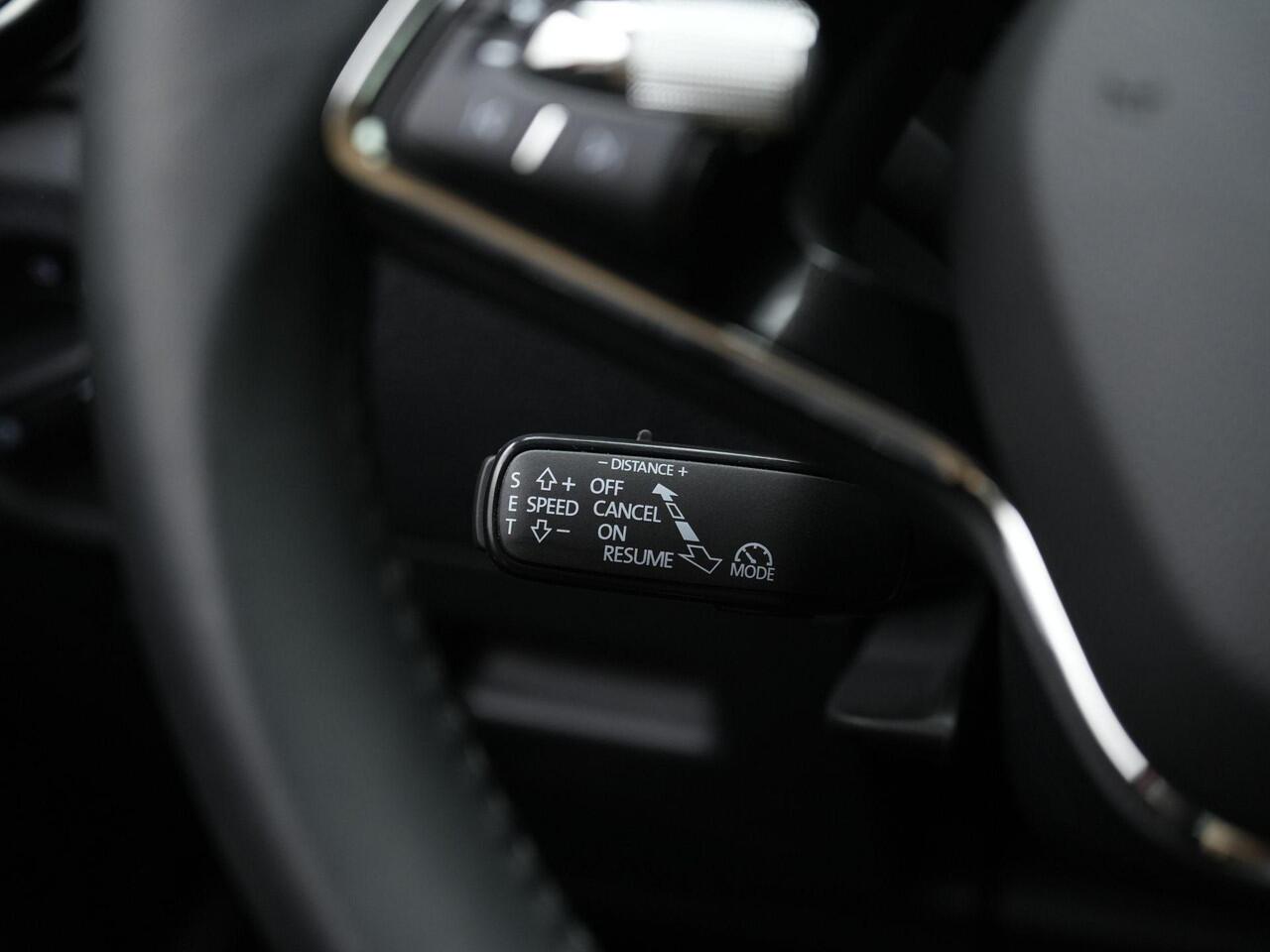 Skoda FABIA 1.0 TSI 110 pk Style | Adaptive Cruise | Navigatie | Parkeersensoren voor/achter | Keyless Entry | Carplay