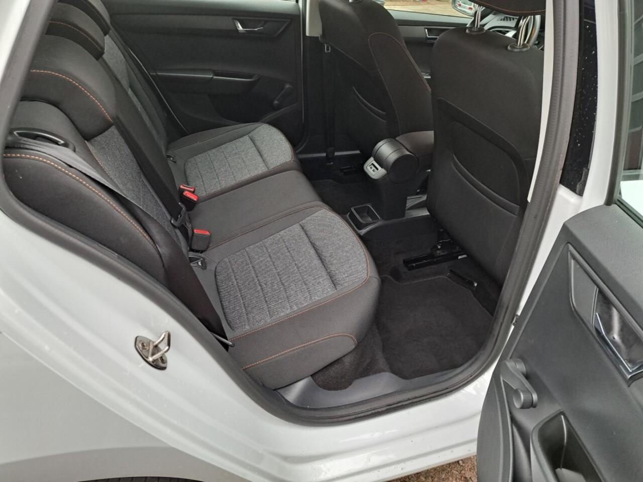 Skoda FABIA Combi 1.0 TSI 95 Pk Business Edition Trekhaak, Nav. Pdc, Airco