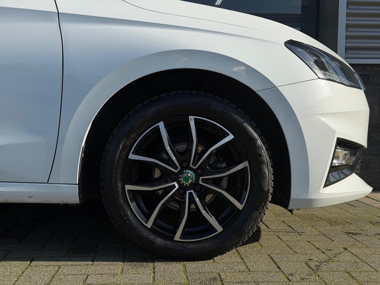 Skoda FABIA 1.0 TSI Color Edition Pano Camera CarPlay