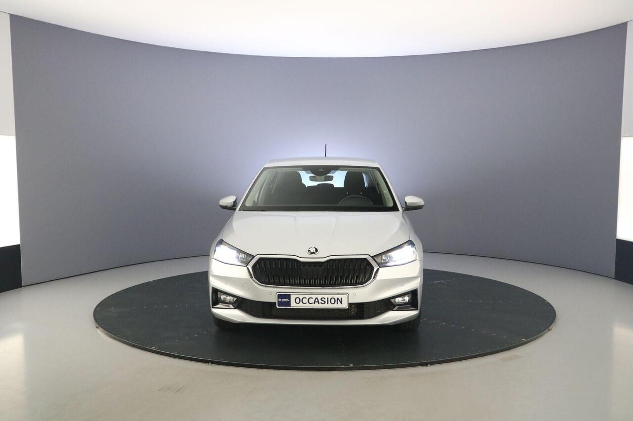 Skoda FABIA Ambition 1.0 TSI 110pk DSG Automaat Cruise control, Parkeersensoren, Stoelverwarming, Airco, DAB, Radio, LED koplampen, App connect, Bluetooth