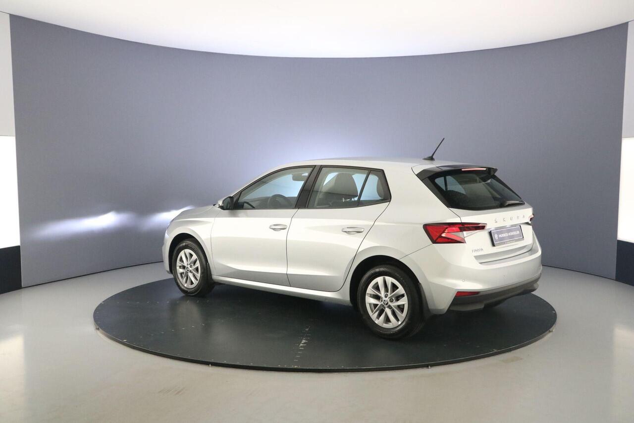 Skoda FABIA Ambition 1.0 TSI 110pk DSG Automaat Cruise control, Parkeersensoren, Stoelverwarming, Airco, DAB, Radio, LED koplampen, App connect, Bluetooth