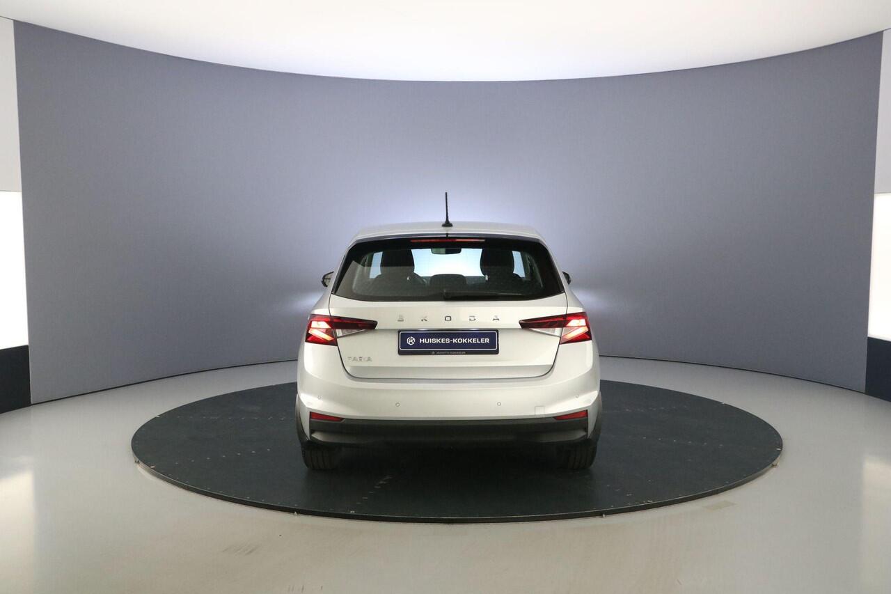 Skoda FABIA Ambition 1.0 TSI 110pk DSG Automaat Cruise control, Parkeersensoren, App connect, Stoelverwarming, Airco, DAB, Radio, Bluetooth, LED koplampen