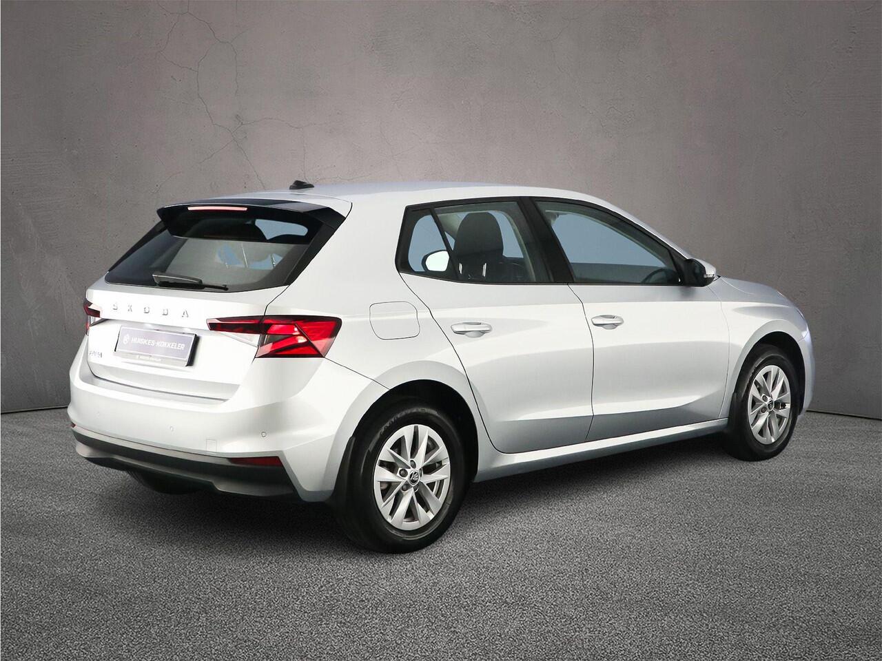 Skoda FABIA Ambition 1.0 TSI 110pk DSG Automaat Cruise control, Parkeersensoren, Airco, Stoelverwarming, DAB, Radio, LED koplampen, App connect, Bluetooth