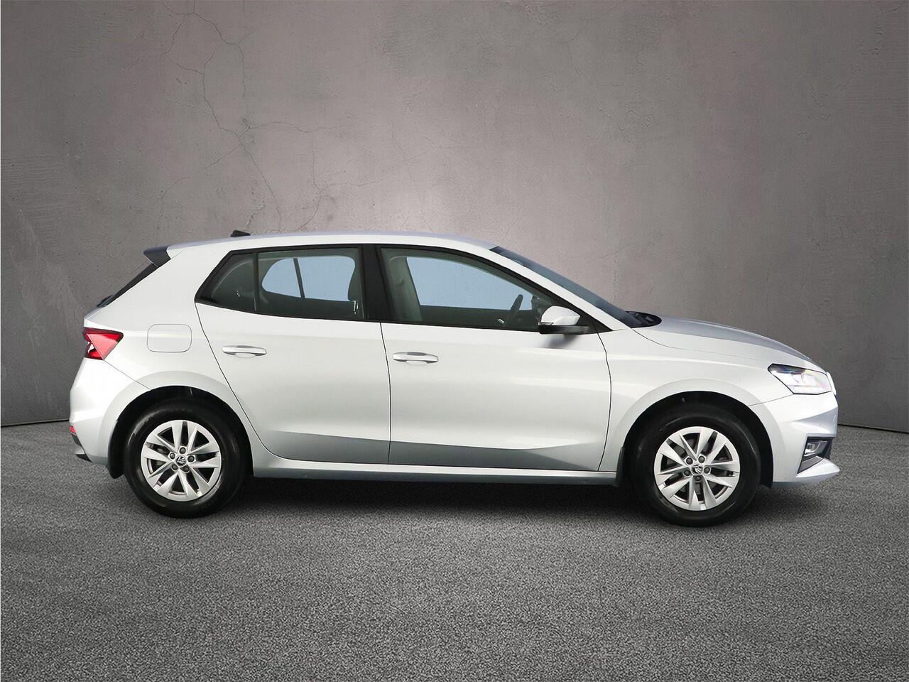 Skoda FABIA Ambition 1.0 TSI 110pk DSG Automaat Cruise control, Parkeersensoren, Airco, Stoelverwarming, DAB, Radio, LED koplampen, App connect, Bluetooth