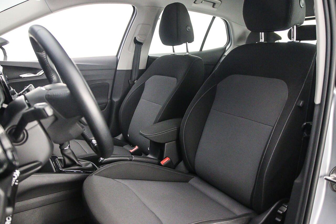 Skoda FABIA Ambition 1.0 TSI 110pk DSG Automaat Cruise control, Parkeersensoren, Airco, Stoelverwarming, DAB, Radio, LED koplampen, App connect, Bluetooth