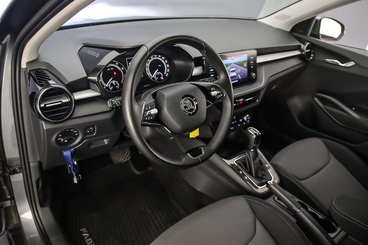 Skoda FABIA Ambition 1.0 TSI 110pk DSG Automaat Cruise control, Parkeersensoren, Airco, Stoelverwarming, DAB, Radio, App connect, LED koplampen