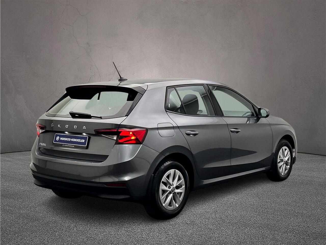 Skoda FABIA Ambition 1.0 TSI 110pk DSG Automaat Cruise control, Parkeersensoren, Stoelverwarming, Airco, DAB, Radio, Bluetooth, App connect, LED koplampen