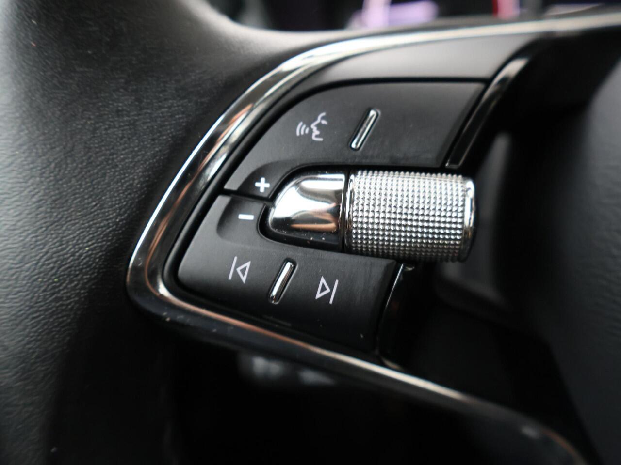 Skoda FABIA 1.0 TSI Ambition | 110 PK | Automaat | Climate control | Navigatiesysteem |