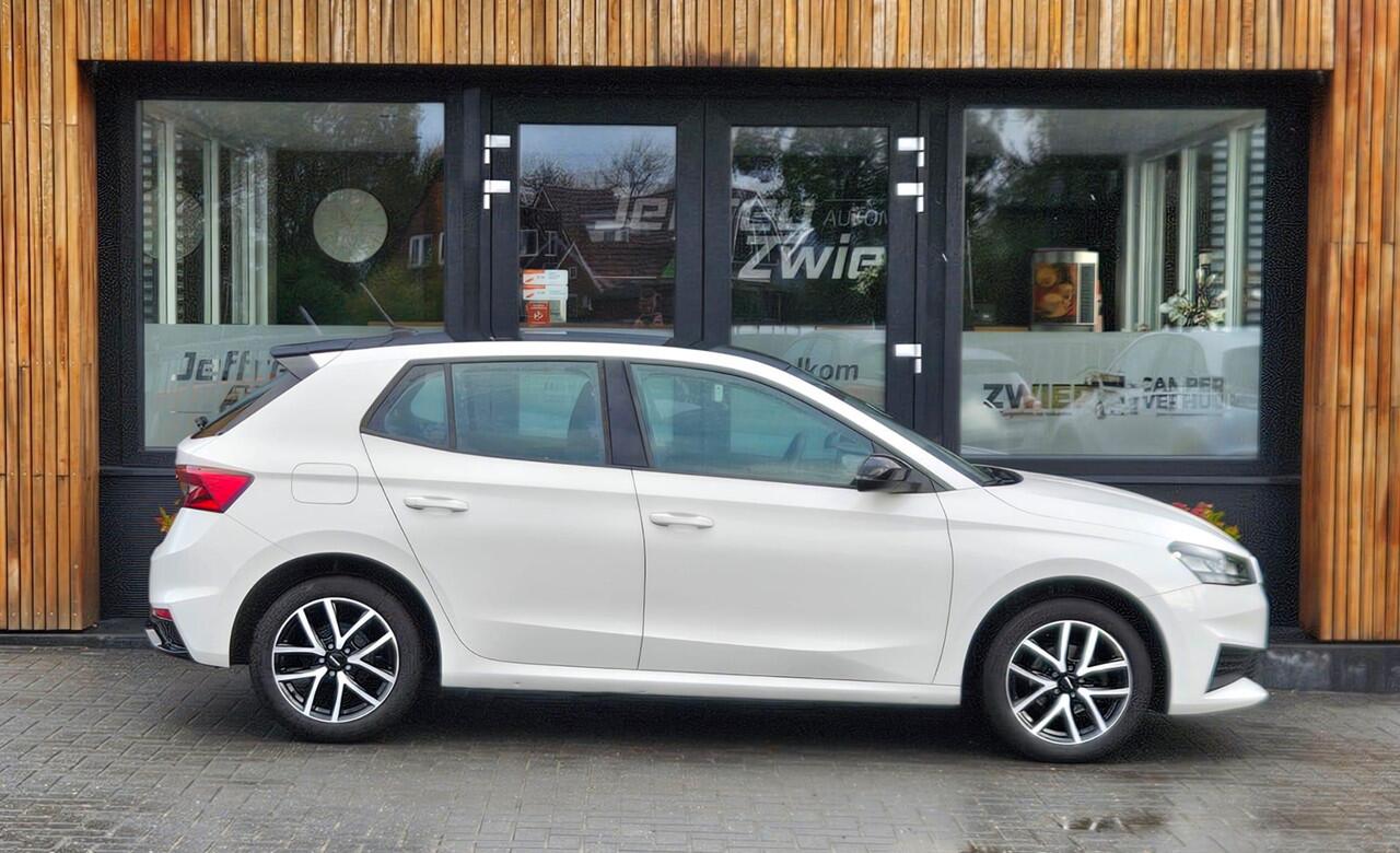 Skoda FABIA 1.0 MPI Ambition stoelverwarming. led.