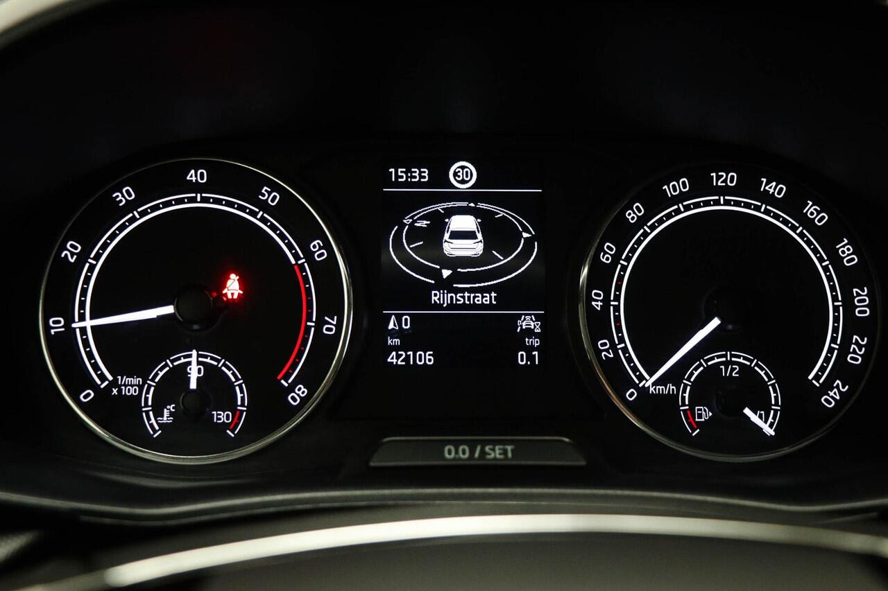 Skoda FABIA 1.0 TSI Ambition | COMFORT / NAVIGATIE- PACK | DAB | SMARTLINK | 15"