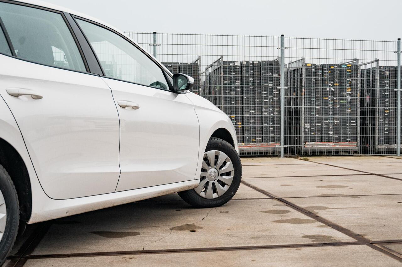 Skoda FABIA 1.0 TSI Ambition | AIRCO | CRUISE | PDC | FULL LED | ALL SEASON BANDEN