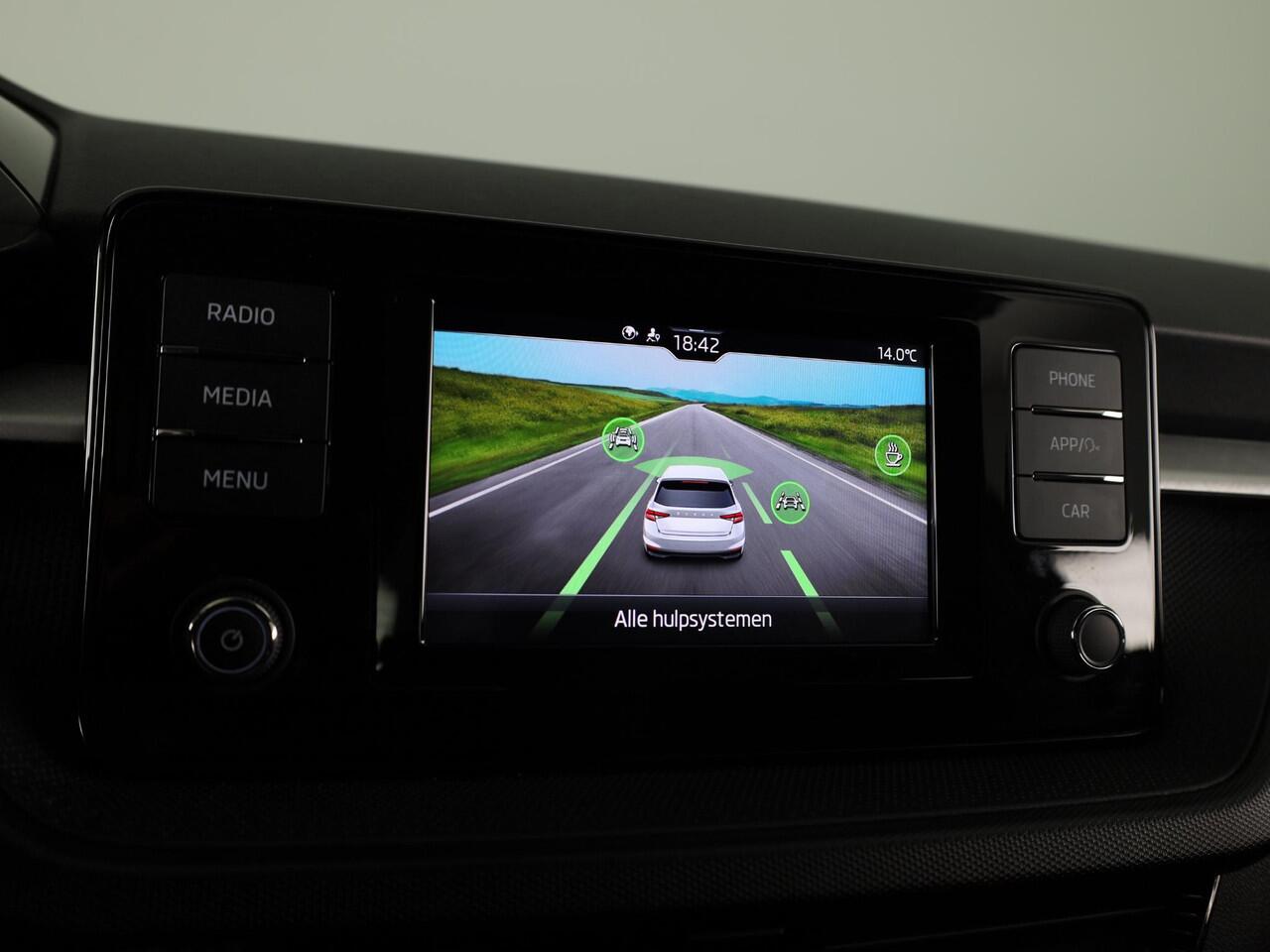 Skoda FABIA 1.0 TSI Ambition 95 pk | Verlengde garantie | Navigatie via App | Parkeersensoren achter | Cruise control | LED koplampen |