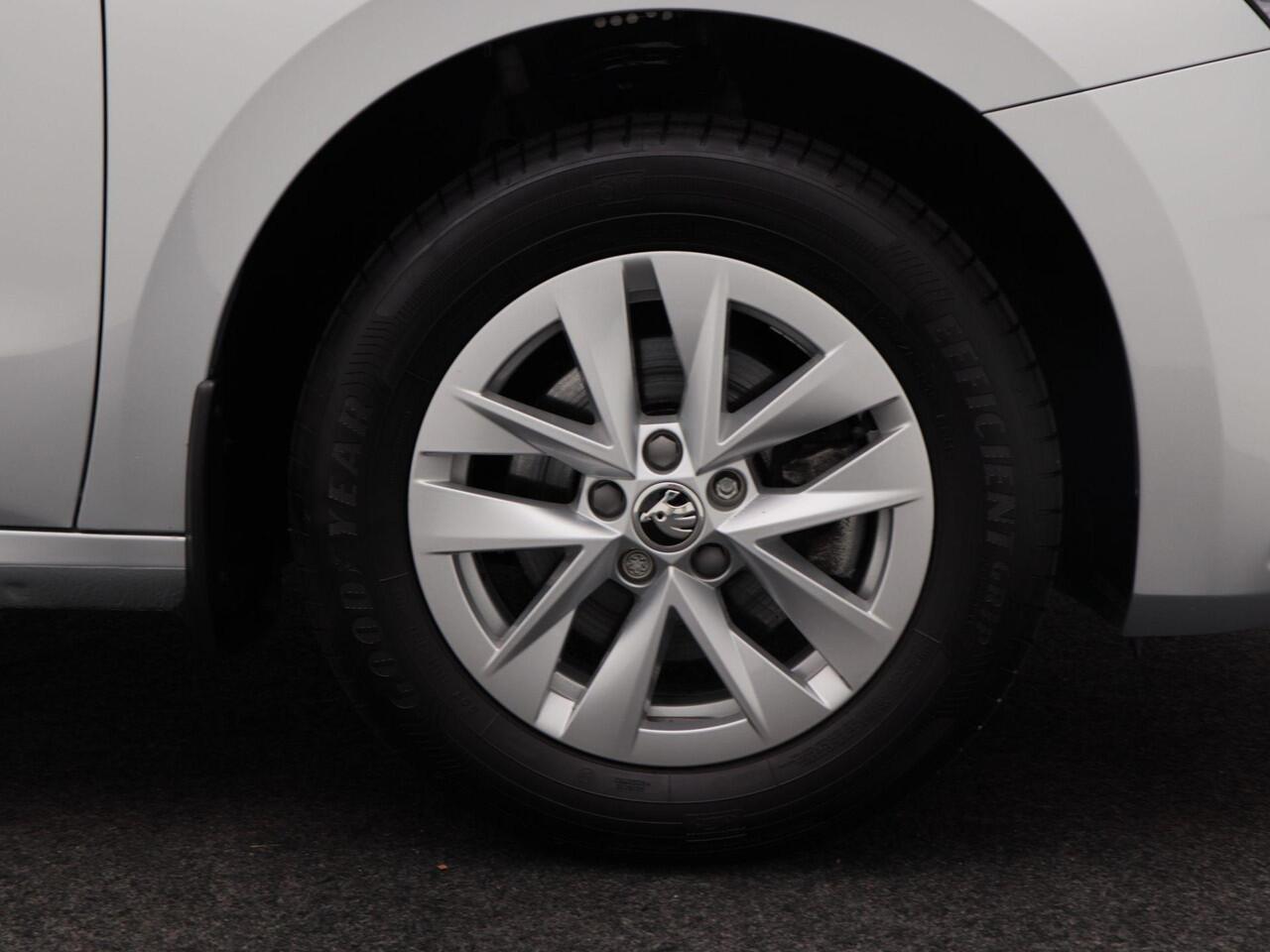 Skoda FABIA 1.0 TSi 110 Pk Automaat Business Edition | Cruise Control | Climate Control | Parkeersensoren | Stoelverwarming | Bluetooth | Carplay | 15 Inch | 33.912 Km!!