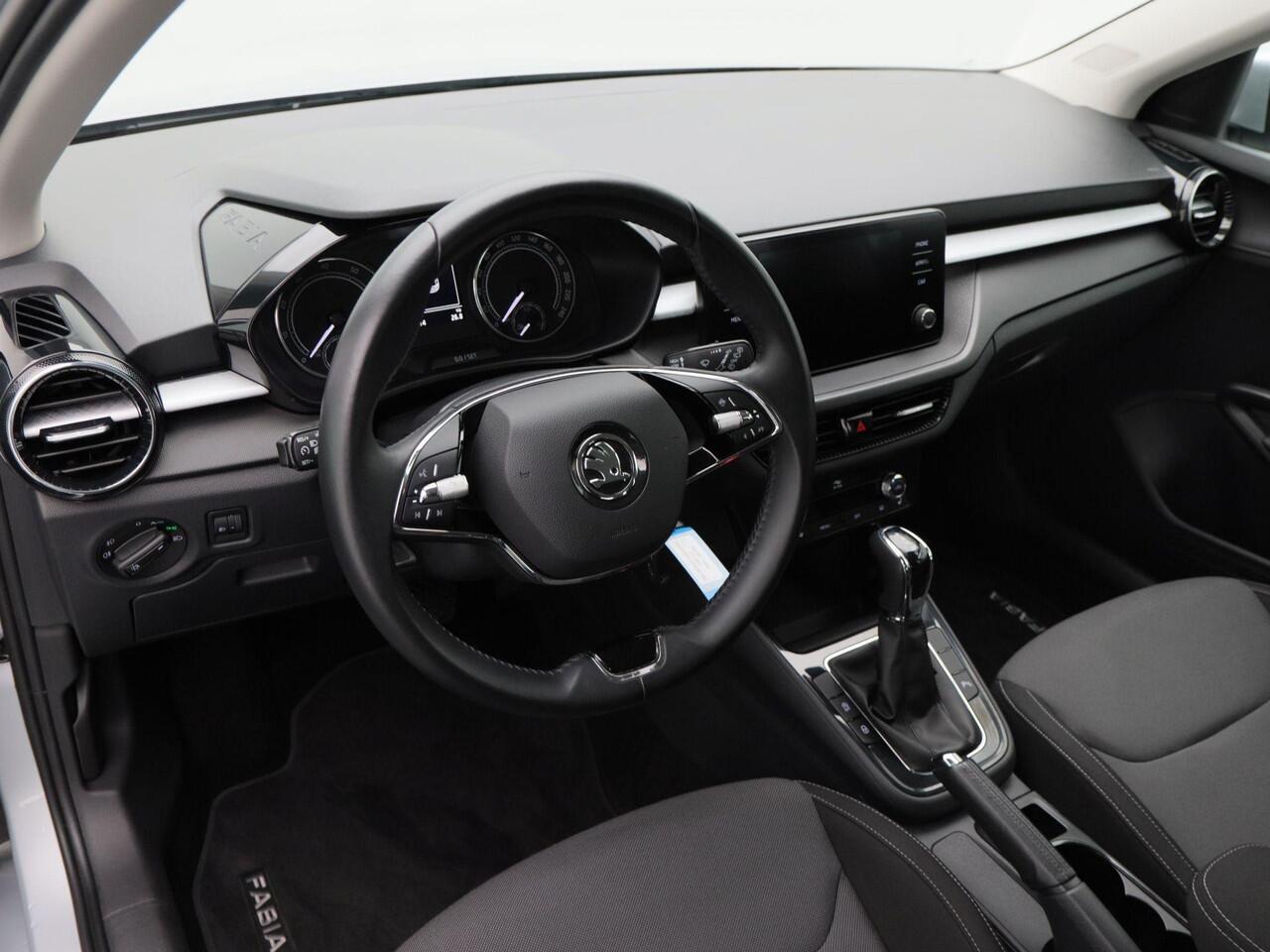 Skoda FABIA 1.0 TSi 110 Pk Automaat Business Edition | Cruise Control | Climate Control | Parkeersensoren | Stoelverwarming | Bluetooth | Carplay | 15 Inch | 33.912 Km!!