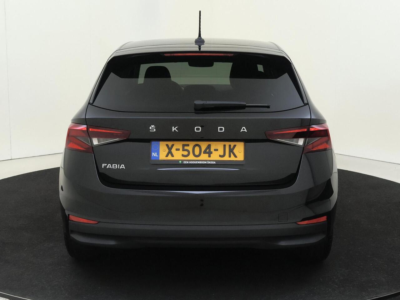 Skoda FABIA 1.0 TSI Ambition | Navigatie | Cruise control | CarPlay | Airco | Lane- en frontassist | Bluetooth |