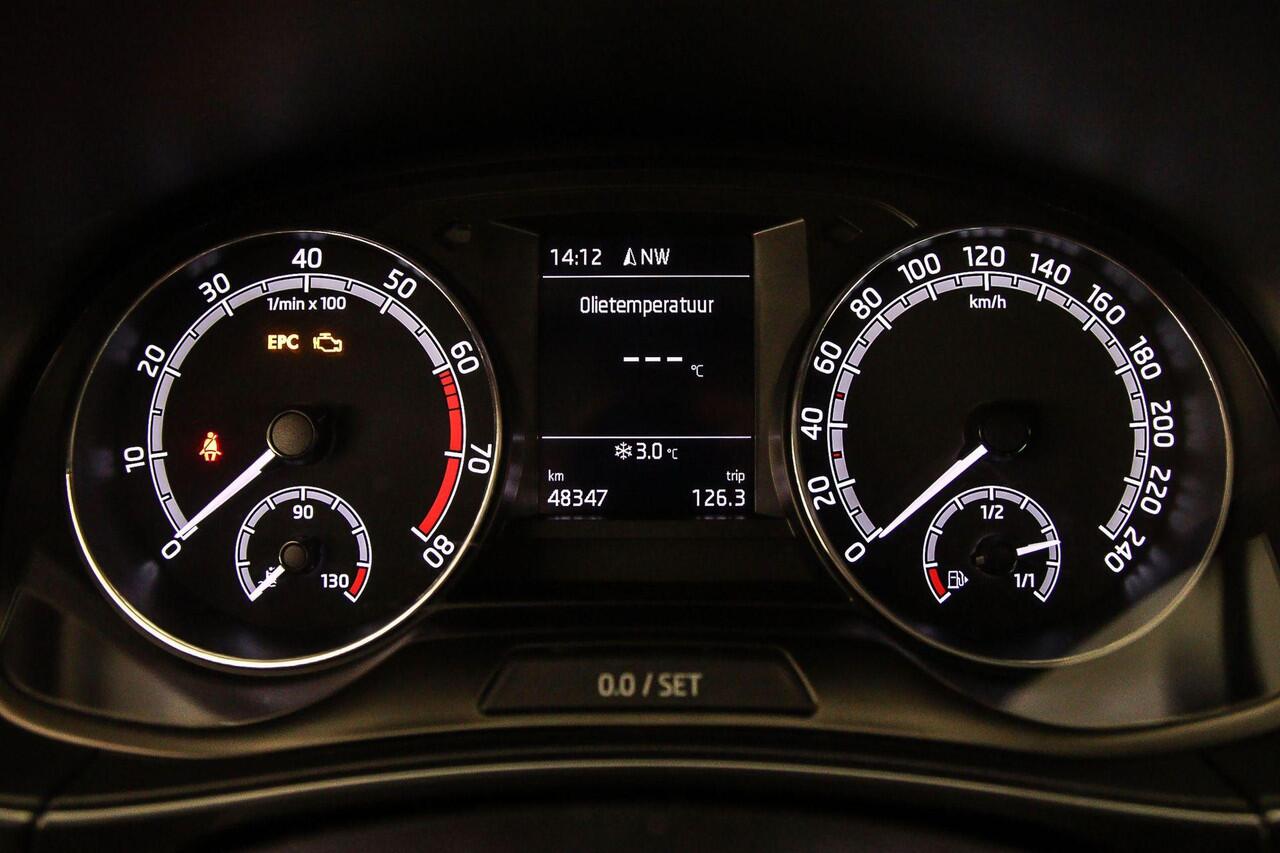 Skoda FABIA Combi Business Edition 1.0 TSI 95pk Navigatie, Cruise control, App connect, Parkeersensor achter, Airco, Bluetooth, LED dagrijverlichting