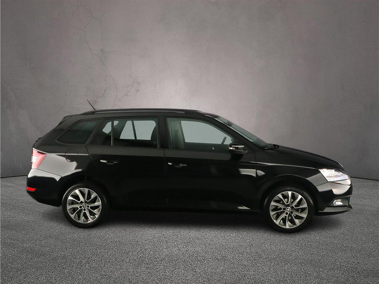 Skoda FABIA Combi Business Edition 1.0 TSI 95pk Navigatie, Cruise control, App connect, Parkeersensor achter, Airco, Bluetooth, LED dagrijverlichting