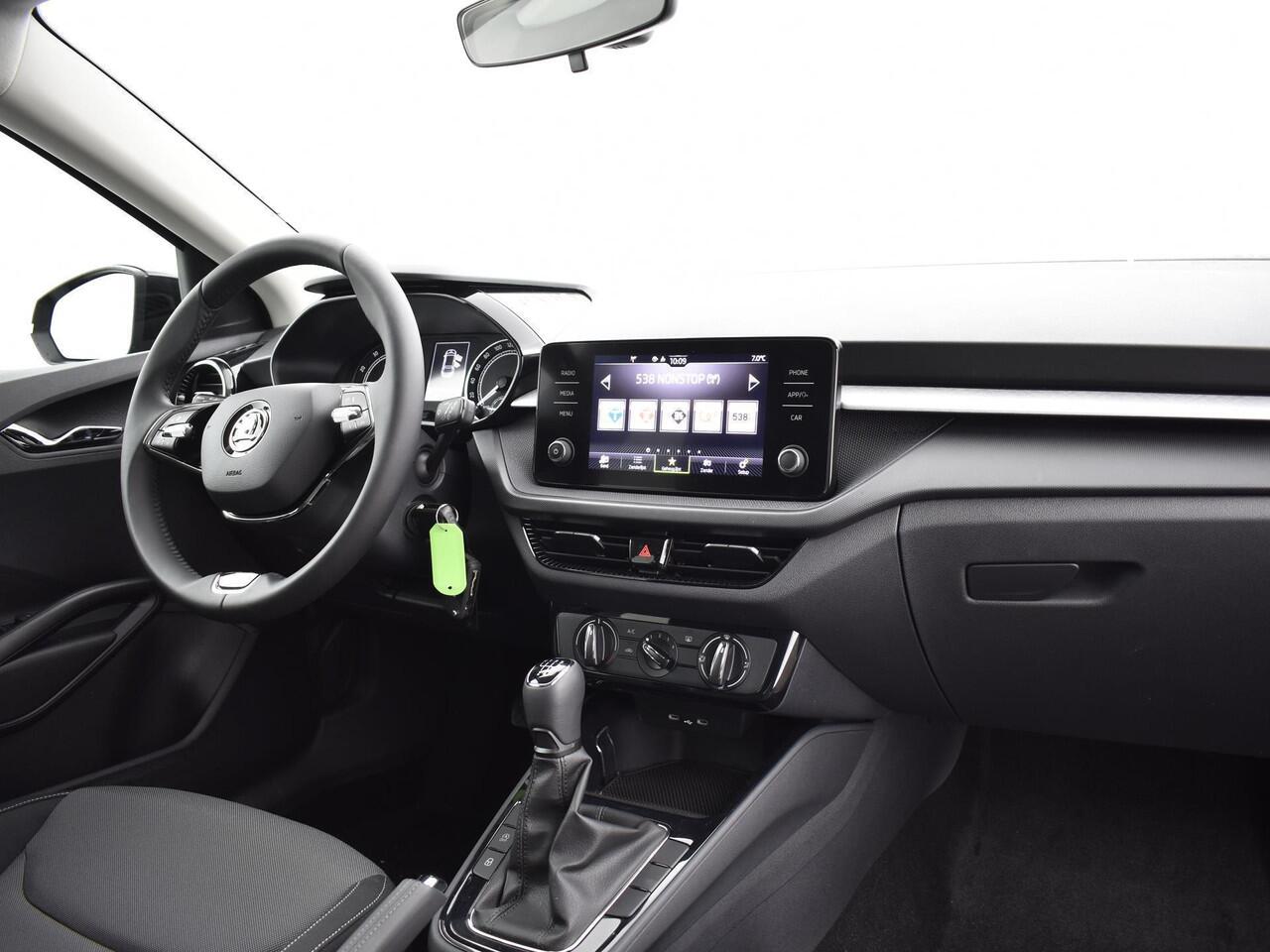 Skoda FABIA Selection 1.0 70 kW / 95 pk TSI Hatchback 5 versn. Hand Lichtmetalen Velgen | Apple carplay/ android auto |