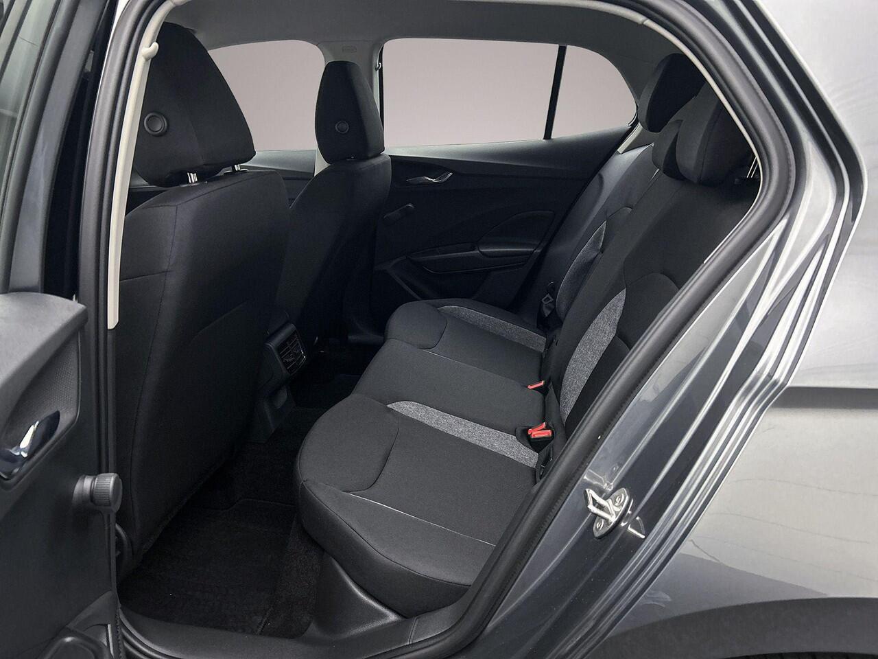 Skoda FABIA Essence 1.0 TSI 95pk Snelheidsbegrenzer, Parkeersensor achter, Airco, Bluetooth, DAB, Radio, LED koplampen