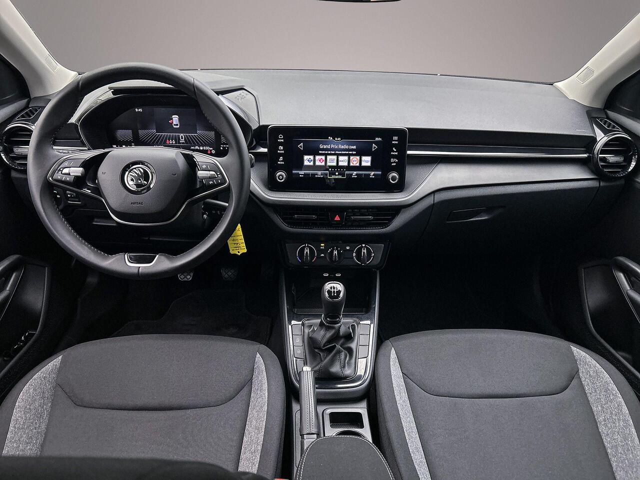 Skoda FABIA Essence 1.0 TSI 95pk Snelheidsbegrenzer, Parkeersensor achter, Airco, Bluetooth, DAB, Radio, LED koplampen