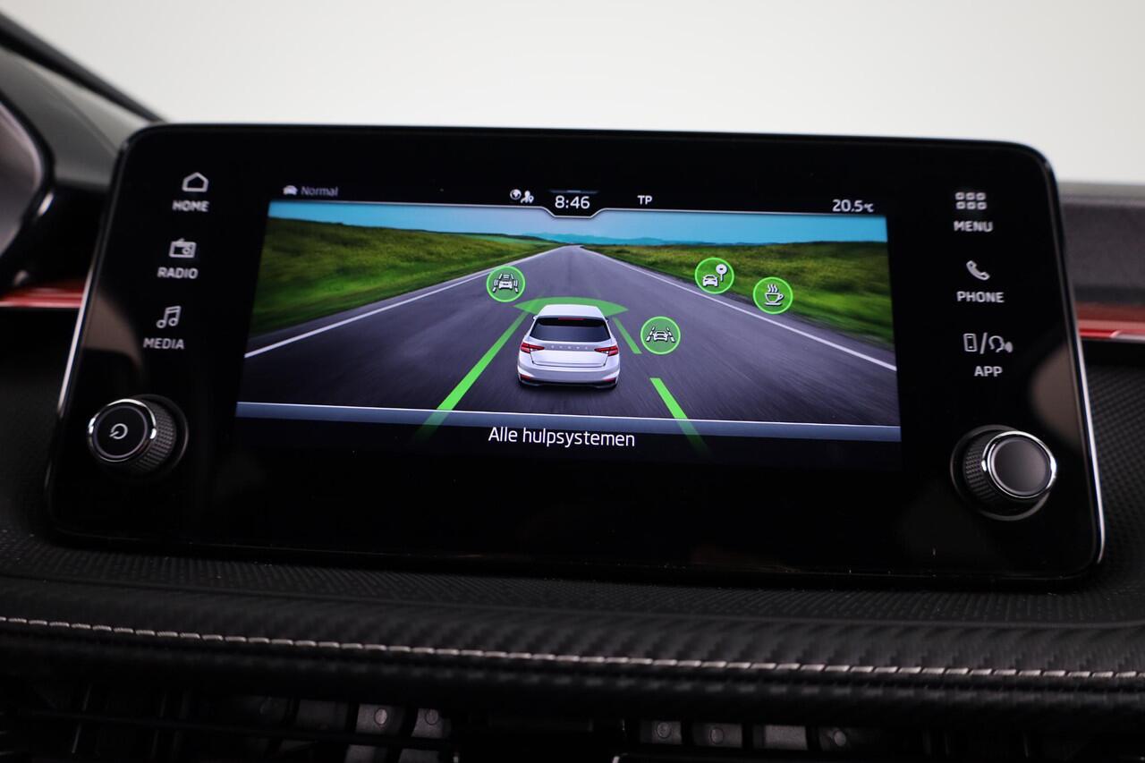 Skoda FABIA 1.0 TSI Monte Carlo 95 pk | Private lease vanaf Verlengde garantie | Navigatie via App | Parkeersensoren | Achteruitrijcamera | LED koplampen | Stoelverwarming |