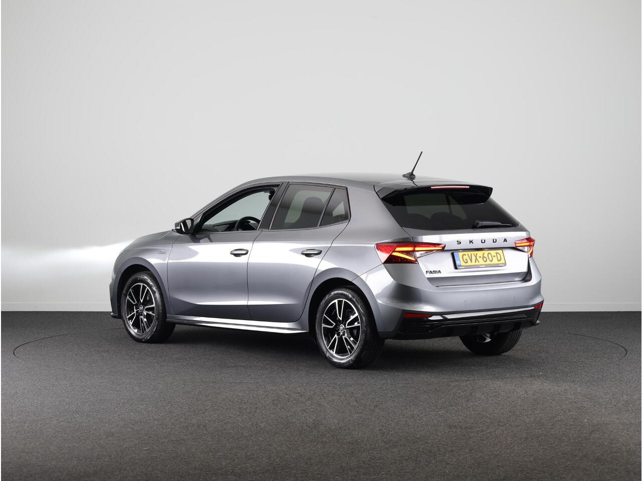 Skoda FABIA 1.0 TSI Monte Carlo 95 pk | Private lease vanaf Verlengde garantie | Navigatie via App | Parkeersensoren | Achteruitrijcamera | LED koplampen | Stoelverwarming |