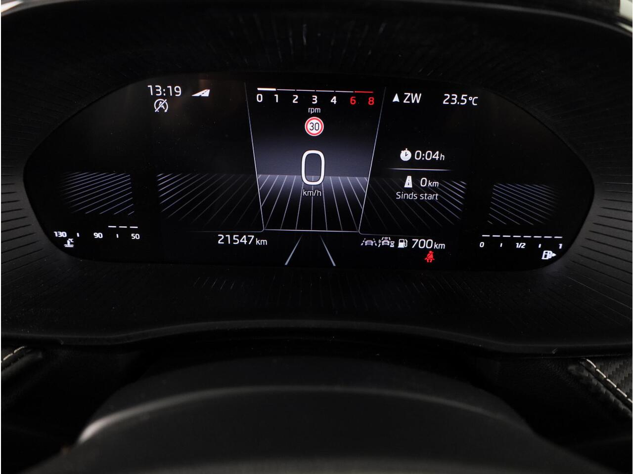 Skoda FABIA 1.0 TSI Monte Carlo 95 pk | Verlengde garantie | Navigatie via App | Parkeersensoren | Achteruitrijcamera | LED koplampen | Stoelverwarming |