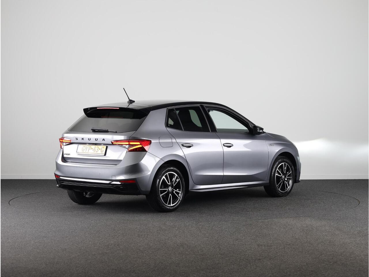 Skoda FABIA 1.0 TSI Monte Carlo 95 pk | Verlengde garantie | Navigatie via App | Parkeersensoren | Achteruitrijcamera | LED koplampen | Stoelverwarming |