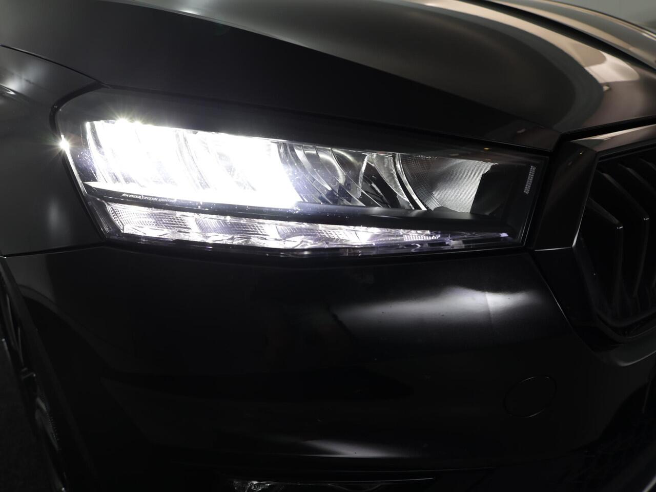 Skoda FABIA 1.0 TSI Monte Carlo 95 pk | Verlengde garantie | Navigatie via App | Parkeersensoren | Achteruitrijcamera | Stoelverwarming |