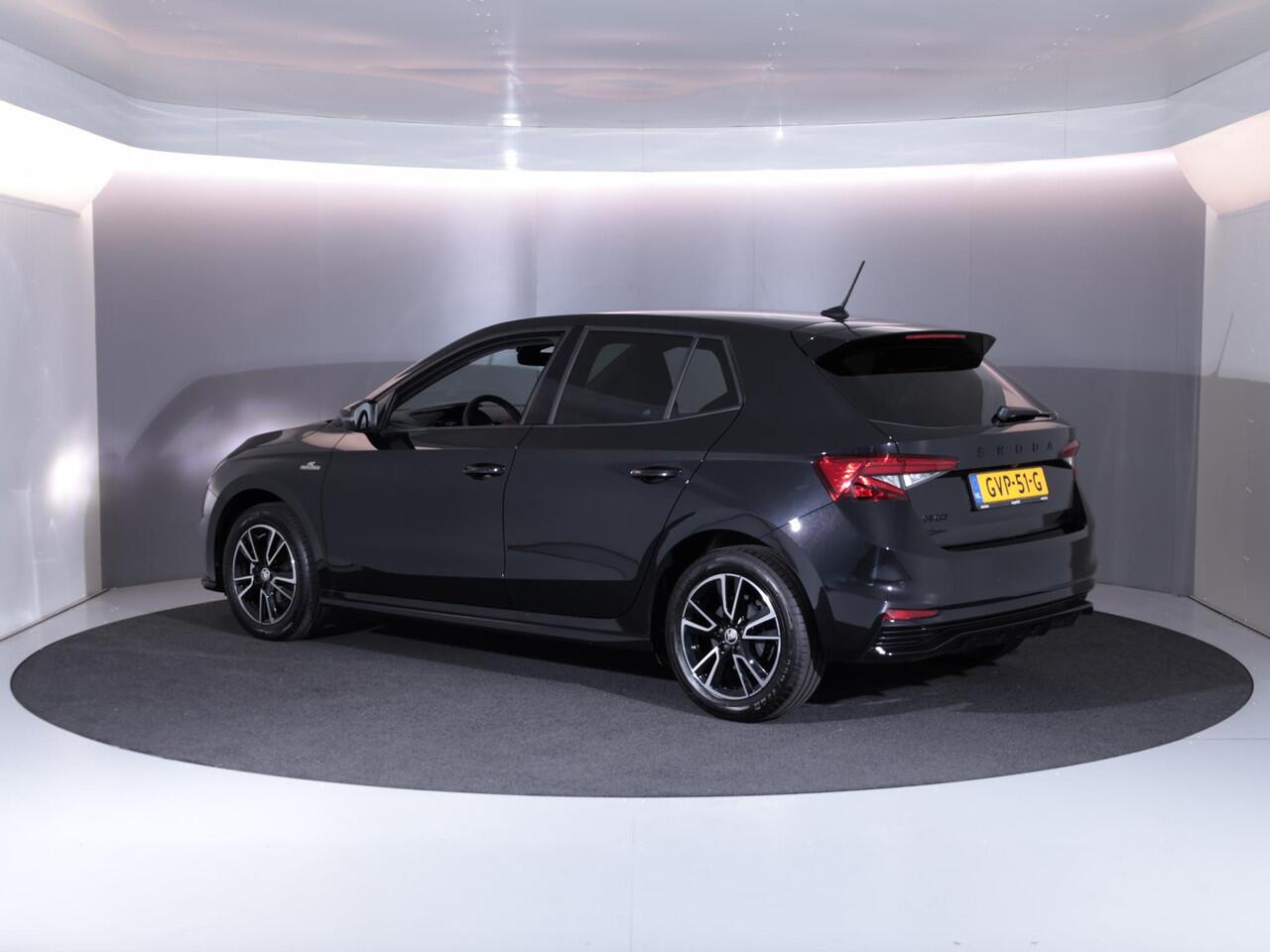 Skoda FABIA 1.0 TSI Monte Carlo 95 pk | Verlengde garantie | Navigatie via App | Parkeersensoren | Achteruitrijcamera | Stoelverwarming |