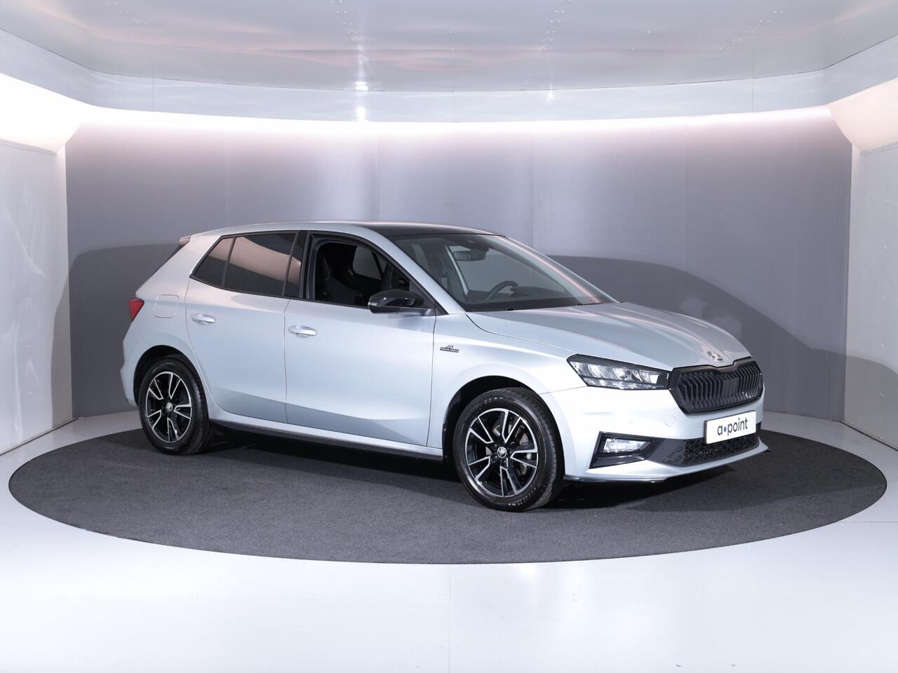 Skoda FABIA 1.0 TSI Monte Carlo 115 pk Automaat (DSG) | Panoramadak| Verlengde garantie | Navigatie via App | Parkeersensoren | Achteruitrijcamera | Stoelverwarming |